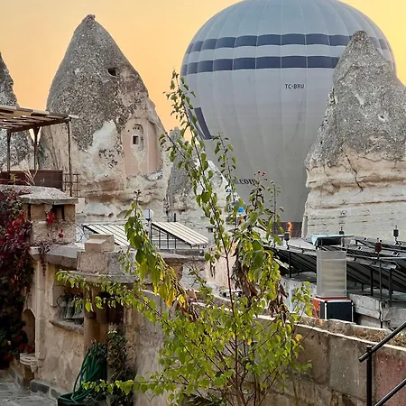 Naraca Cave House Bed & Breakfast