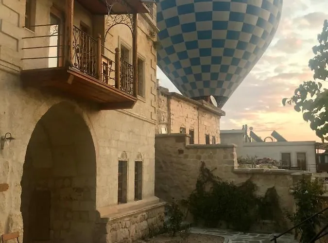 Naraca Cave House Bed & Breakfast