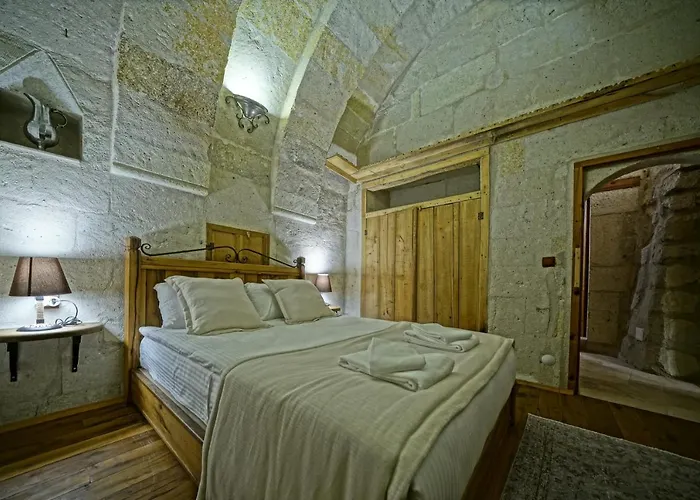 Naraca Cave House Bed & Breakfast